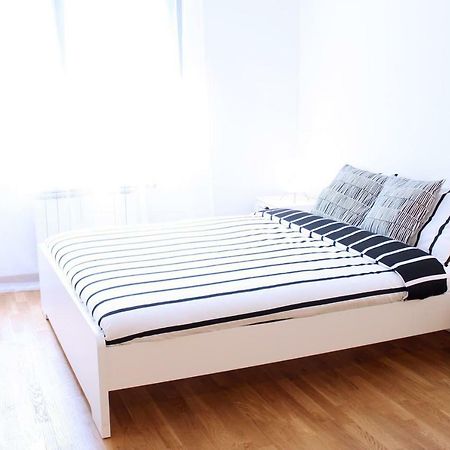 New Central Light Apartment With Private Parking Novi Sad Eksteriør billede