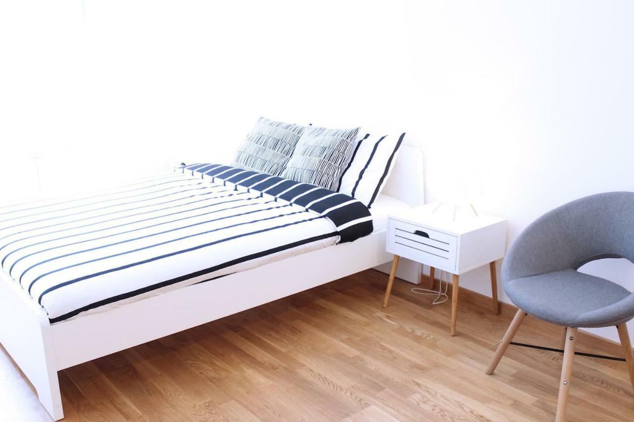 New Central Light Apartment With Private Parking Novi Sad Eksteriør billede